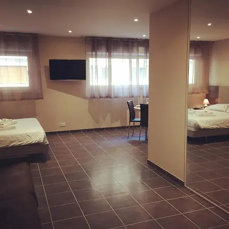 Serafina Apartements Lejlighedshotel