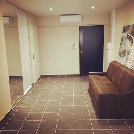 Serafina Apartements Lejlighedshotel