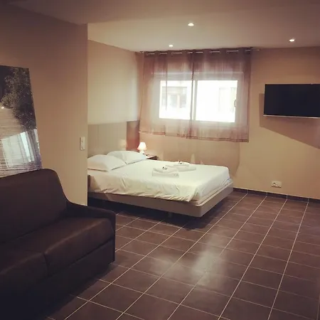 Apart-hotel Serafina Apartements 2*
